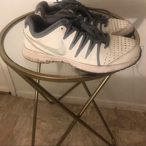 Women’s Tennis shoe